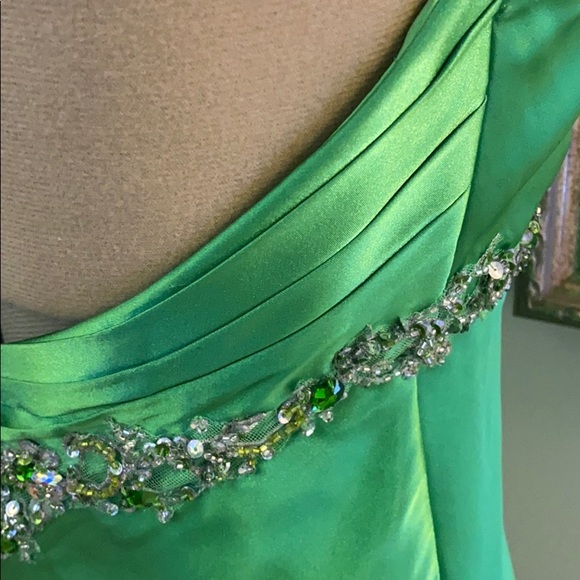 Green evening dress to help live your best life, 4 - Picture 5 of 8